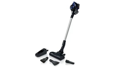 Este modelo de aspiradora Bosch está equipado con múltiples accesorios.