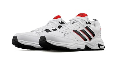 Unas zapatillas Adidas en oferta, fabricadas en piel y suela 